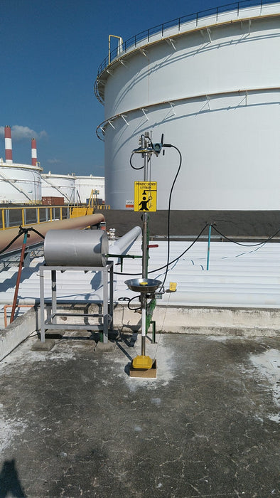 Spilldoc Combination Shower & Eyewash Station with Central Eyewash Spray SDSE304/CES